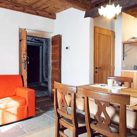 Antica Casa Rivoira Ciliegio Apartment *